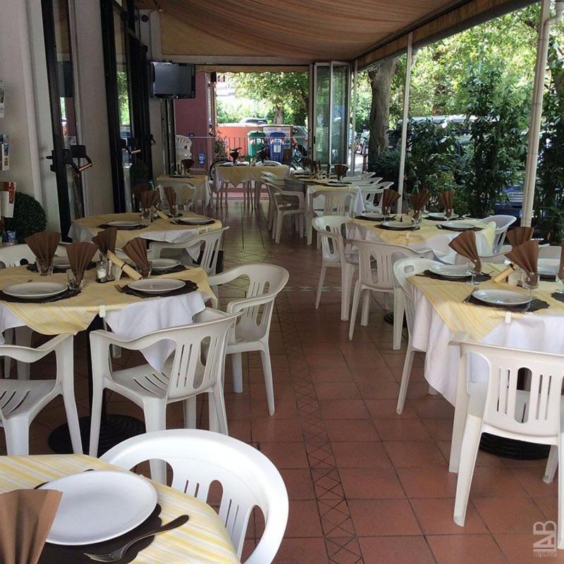 Hotel Granada Cattolica Exterior photo