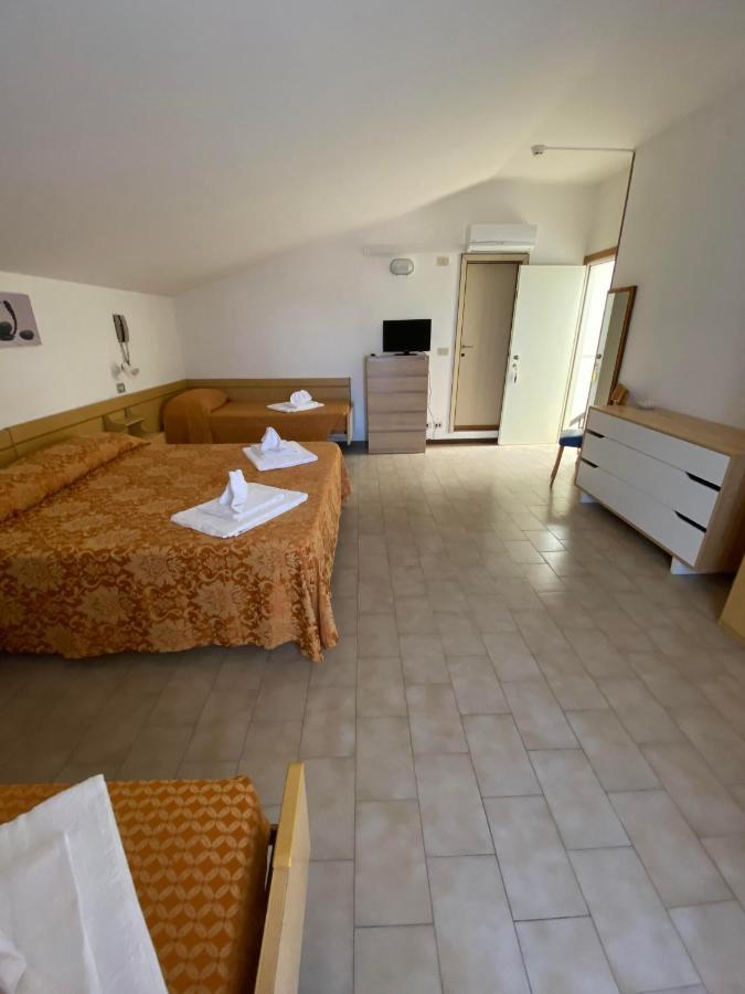 Hotel Granada Cattolica Exterior photo
