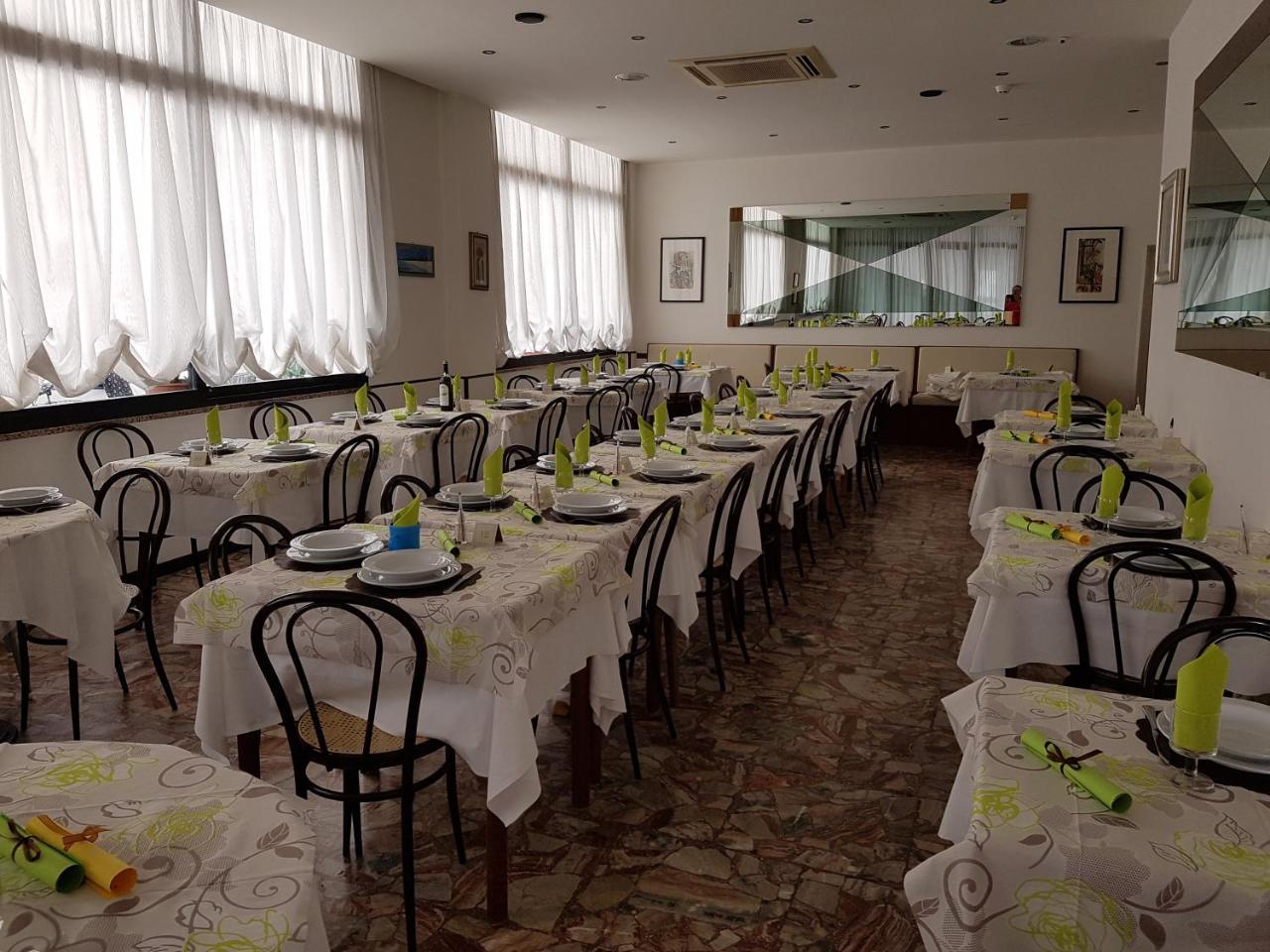 Hotel Granada Cattolica Exterior photo